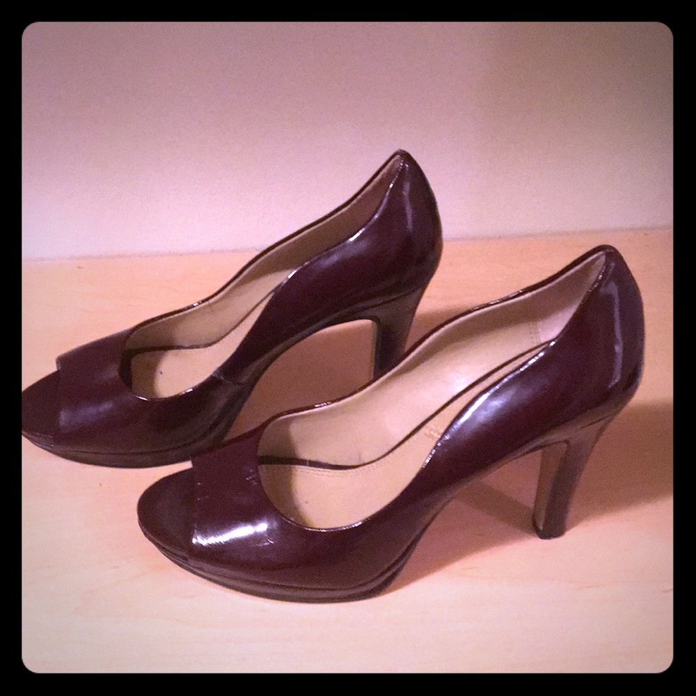 Tahari heels